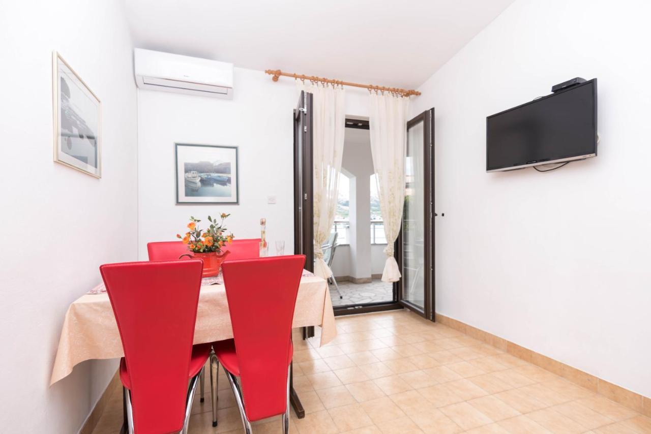 Apartments Salis Pag Town Exterior photo