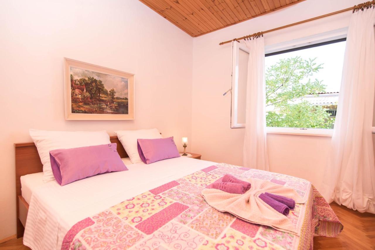 Apartments Salis Pag Town Exterior photo