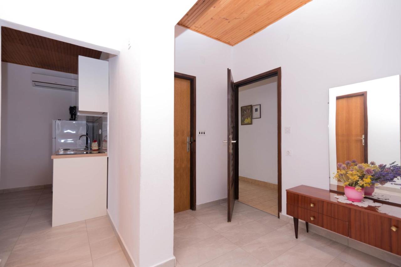 Apartments Salis Pag Town Exterior photo