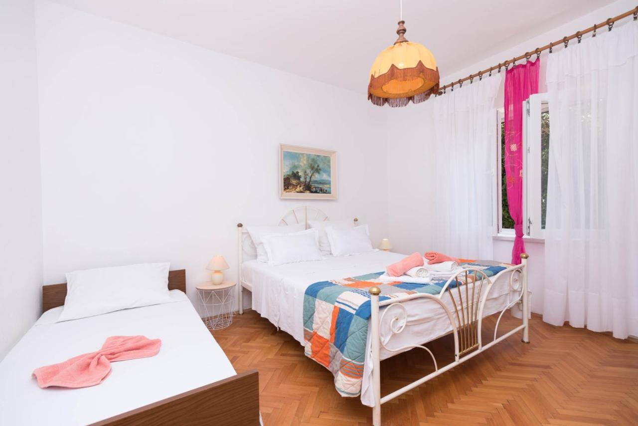Apartments Salis Pag Town Exterior photo